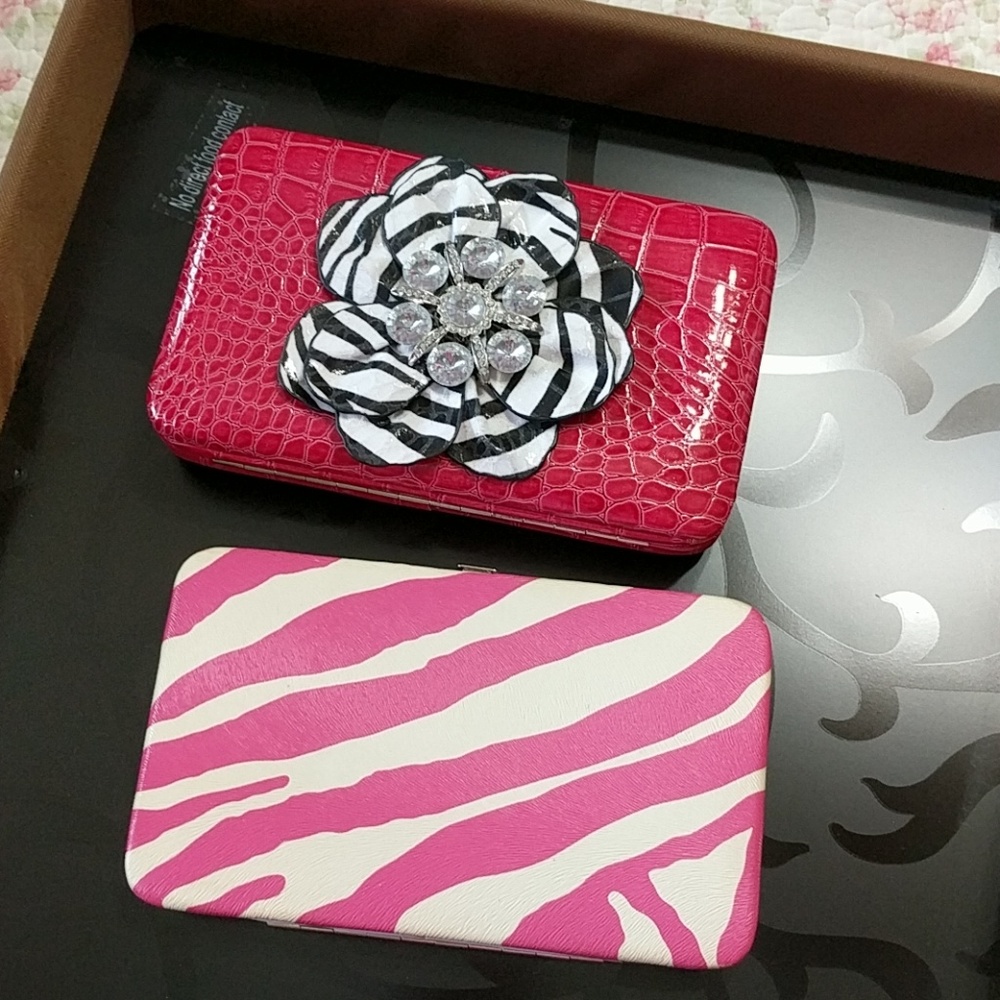 Set of 2 wallets in pink